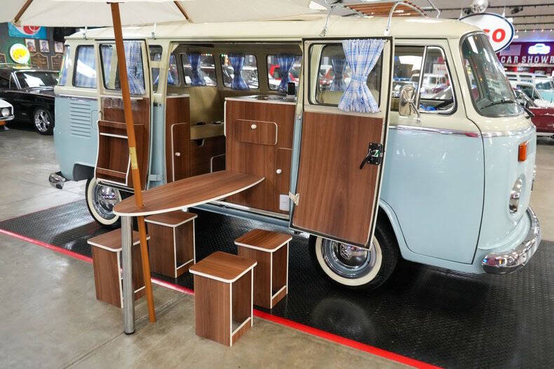 1976 Volkswagen Type 2 Westfalia Camper Bus