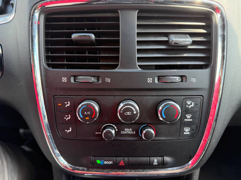 2016 Dodge Grand Caravan SXT Plus