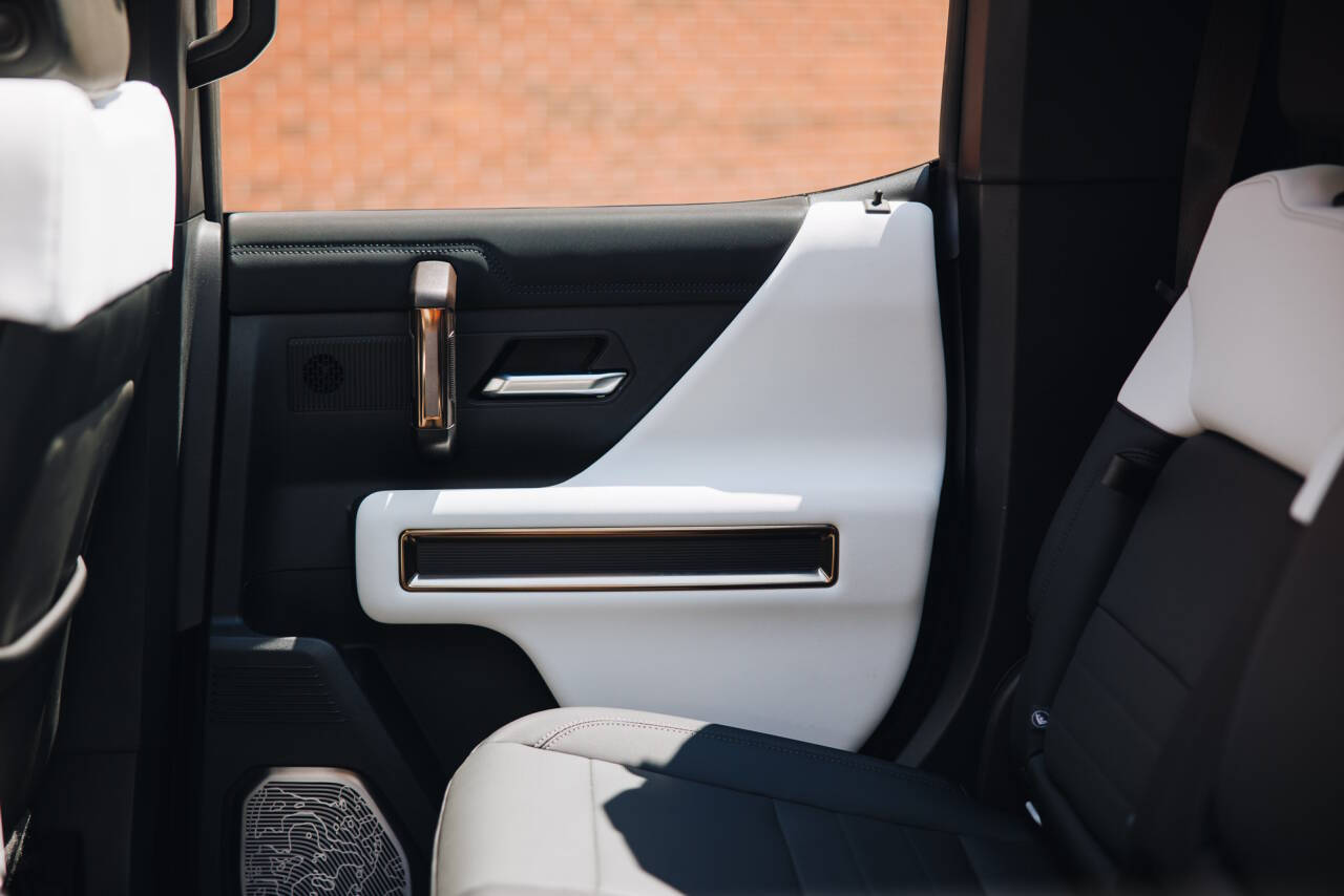 2022 GMC HUMMER EV 67