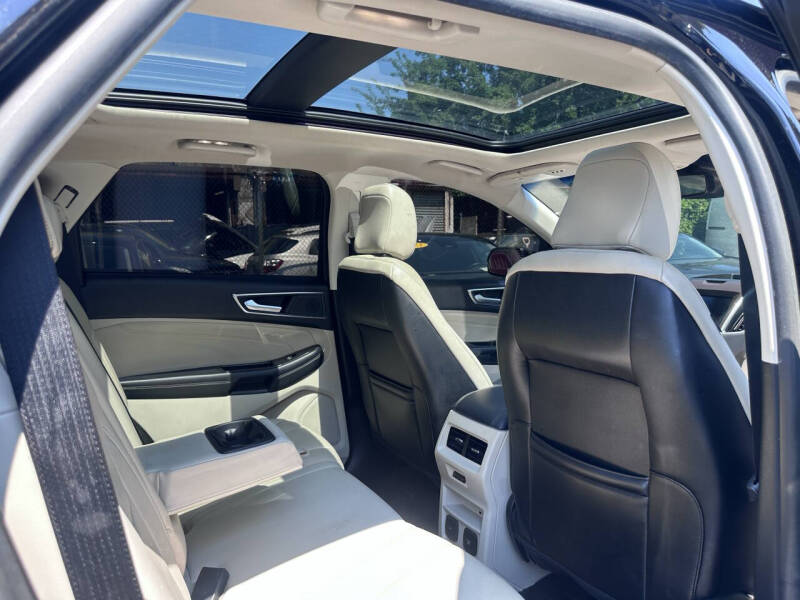 2020 Ford Edge Titanium
