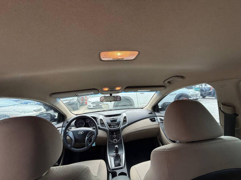 2014 Hyundai Elantra SE