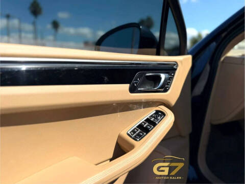 2015 Porsche Macan S