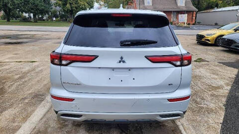 2024 Mitsubishi Outlander SE