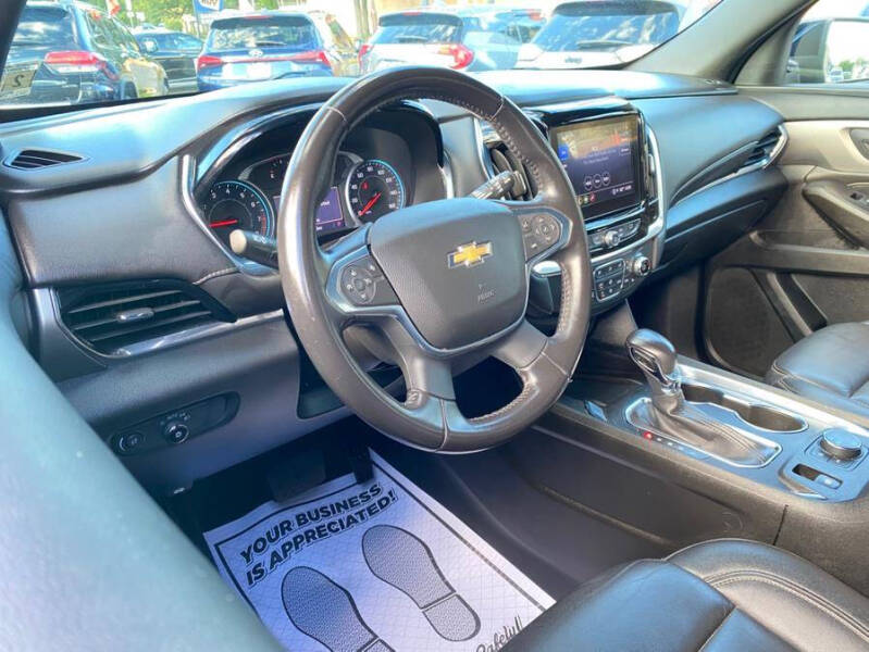2022 Chevrolet Traverse LT Leather