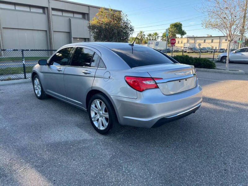 2013 Chrysler 200 Touring