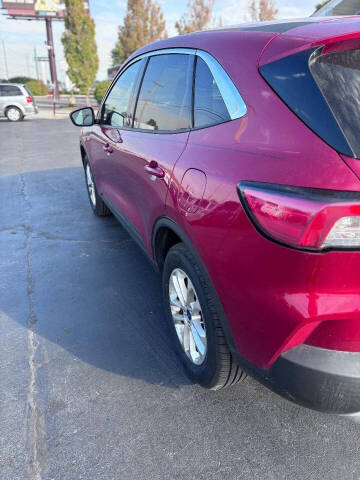 2020 Ford Escape SE