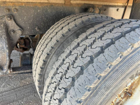 2013 Freightliner M2 106