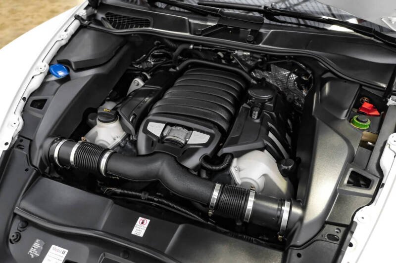 2014 Porsche Cayenne GTS