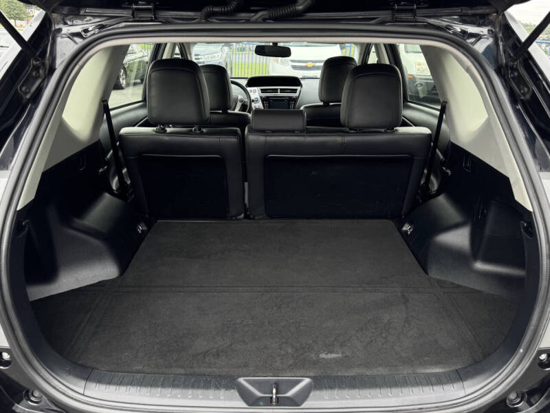 2017 Toyota Prius v Four