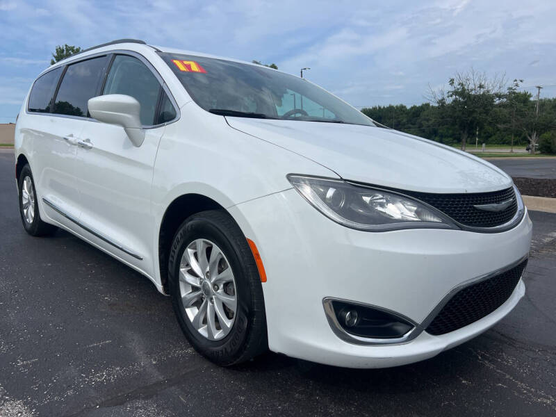 2017 Chrysler Pacifica Touring Plus