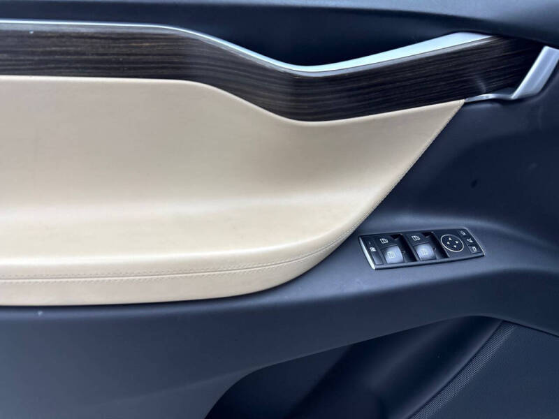 2016 Tesla Model X 75D