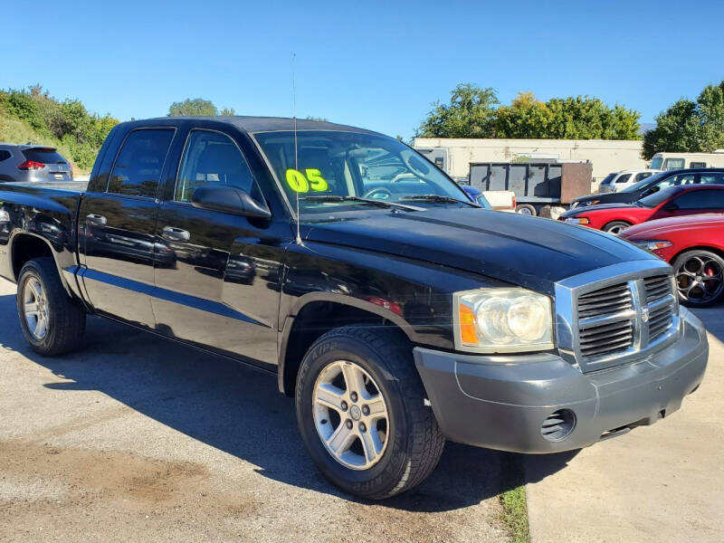 2005 Dodge Dakota for sale at FRESH TREAD AUTO LLC in Spanish Fork UT