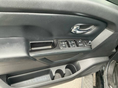 2019 Nissan Titan SV