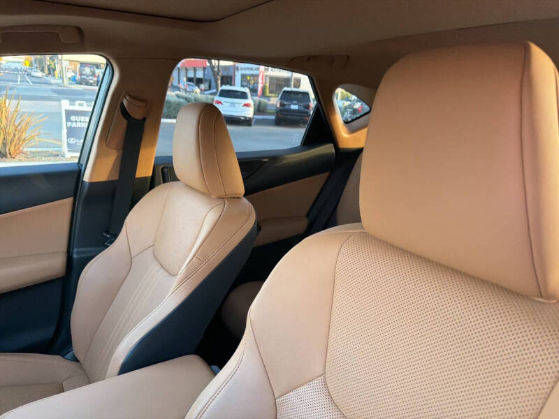 2022 Lexus NX 350h Premium