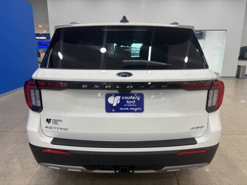 2025 Ford Explorer Active