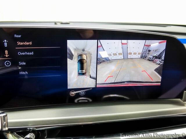 2025 Cadillac LYRIQ Sport 2