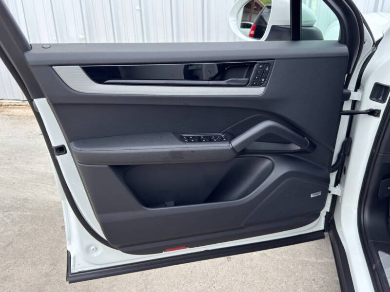 2024 Porsche Cayenne S E-Hybrid