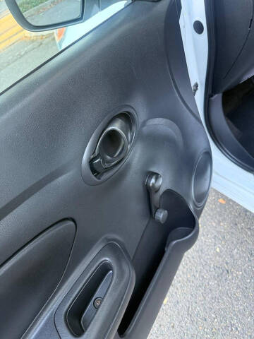 2015 Nissan Versa 1.6 S Plus