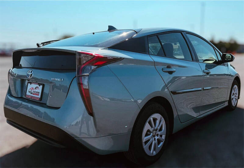 2016 Toyota Prius Two