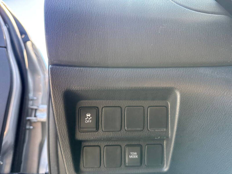 2017 Nissan Pathfinder SV