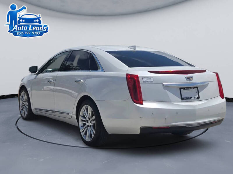 2016 Cadillac XTS Standard