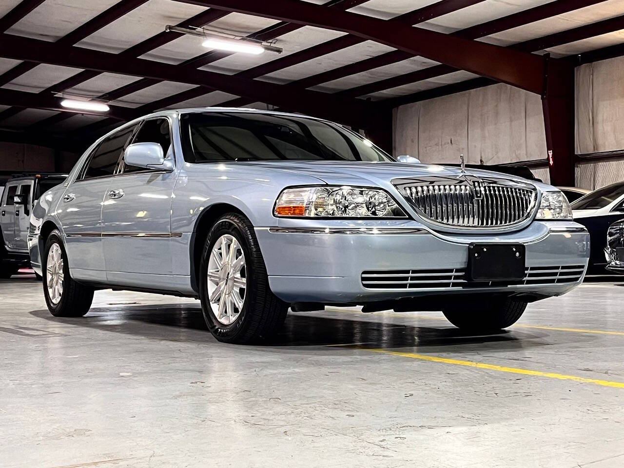 2010 Lincoln Town Car for sale at Carnival Car Company in Victoria, TX