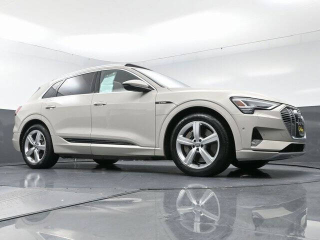 2019 Audi e-tron quattro Premium Plus