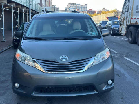 2012 Toyota Sienna XLE 7-Passenger