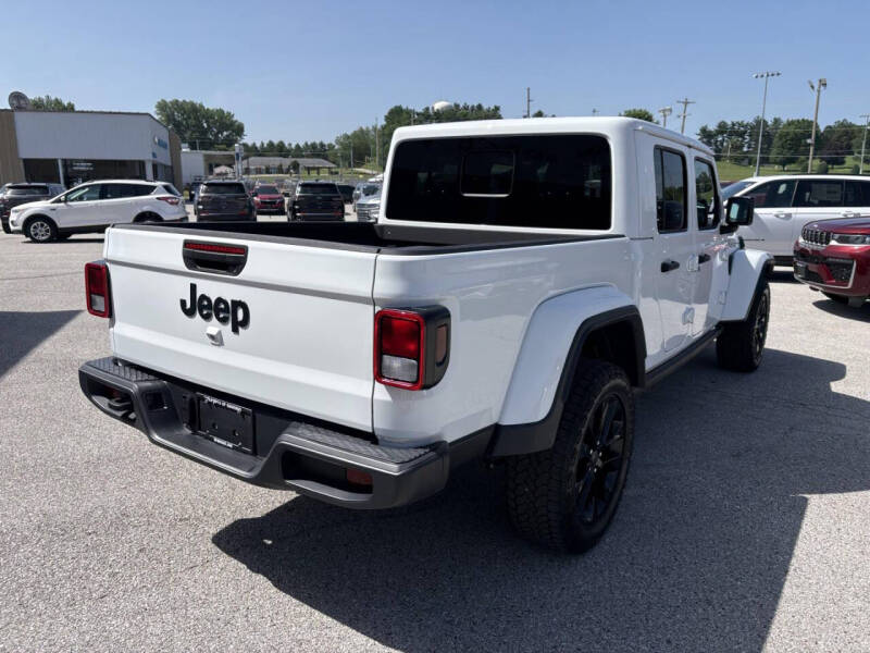 2025 Jeep Gladiator NightHawk