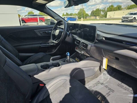 2025 Ford Mustang Dark Horse