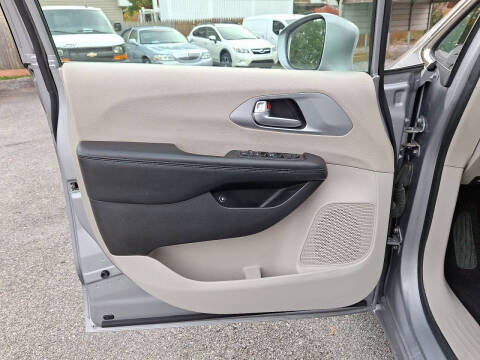 2017 Chrysler Pacifica Hybrid Touring Plus