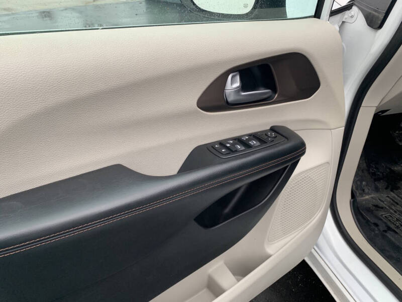 2017 Chrysler Pacifica Touring