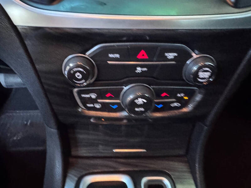 2020 Chrysler 300 Touring L