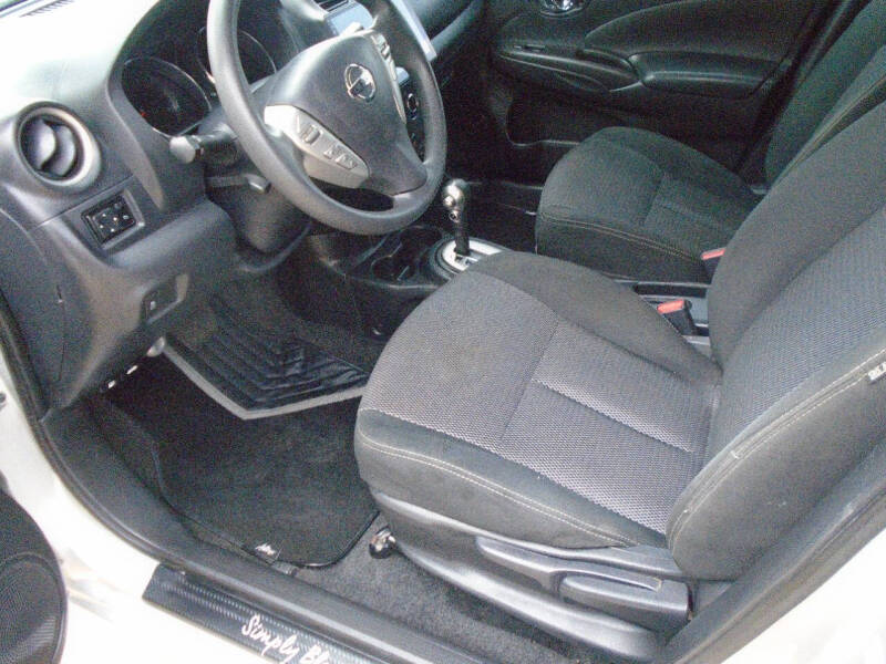 2018 Nissan Versa SV