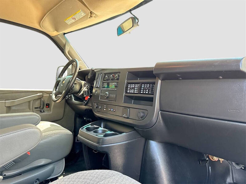 2023 Chevrolet Express 2500