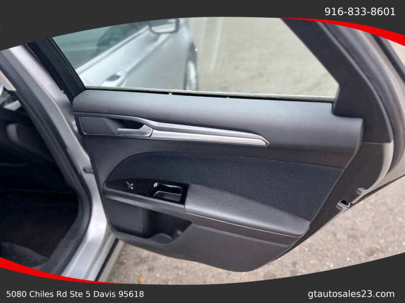 2013 Ford Fusion Hybrid SE