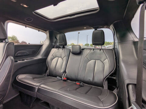 2020 Chrysler Pacifica Limited Red S