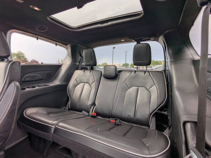 2020 Chrysler Pacifica Limited Red S
