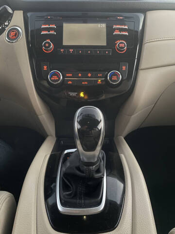 2017 Nissan Rogue SV