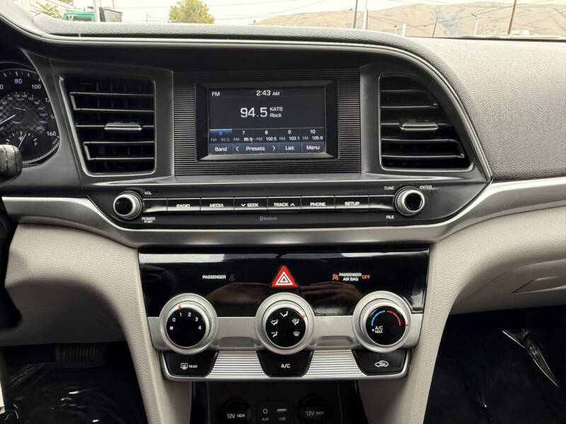 2019 Hyundai Elantra SE