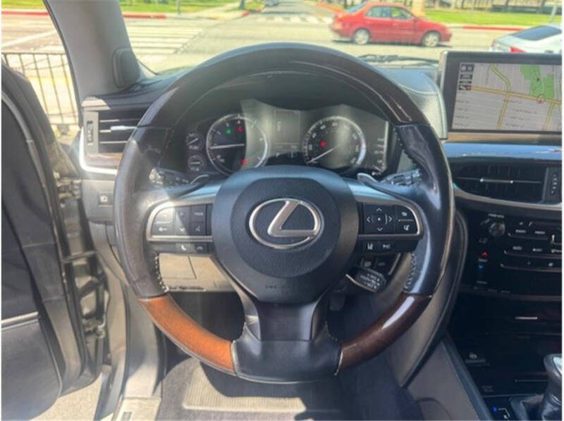 2018 Lexus LX 570