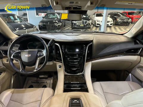 2018 Cadillac Escalade Luxury