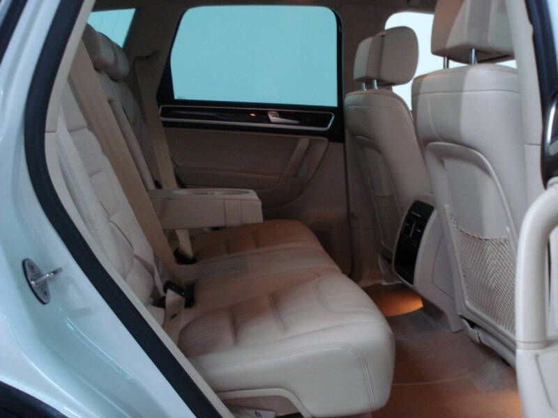 2013 Volkswagen Touareg TDI Sport