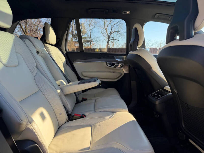 2020 Volvo XC90 T6 R-Design