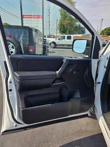 2014 Nissan Titan SV