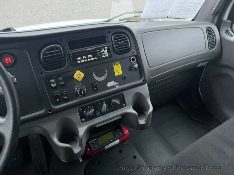 2015 Freightliner M2 106