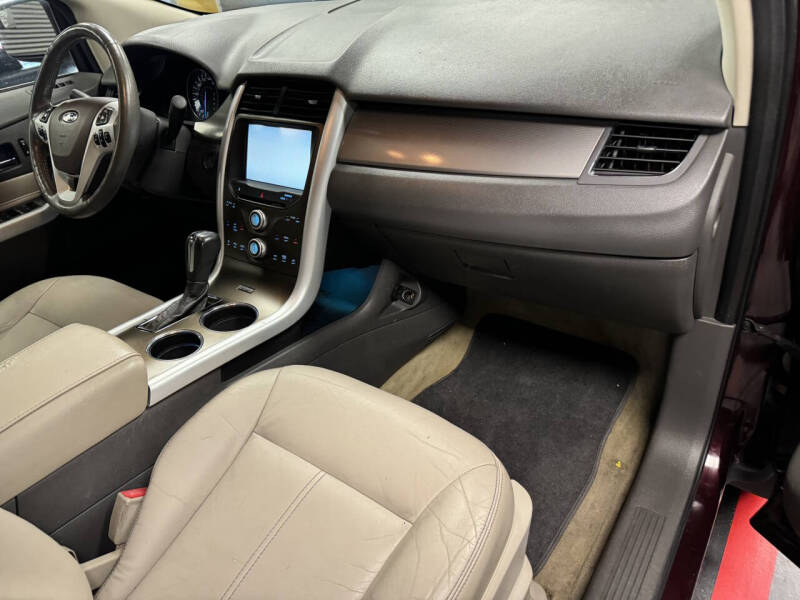 2011 Ford Edge SEL photo 14