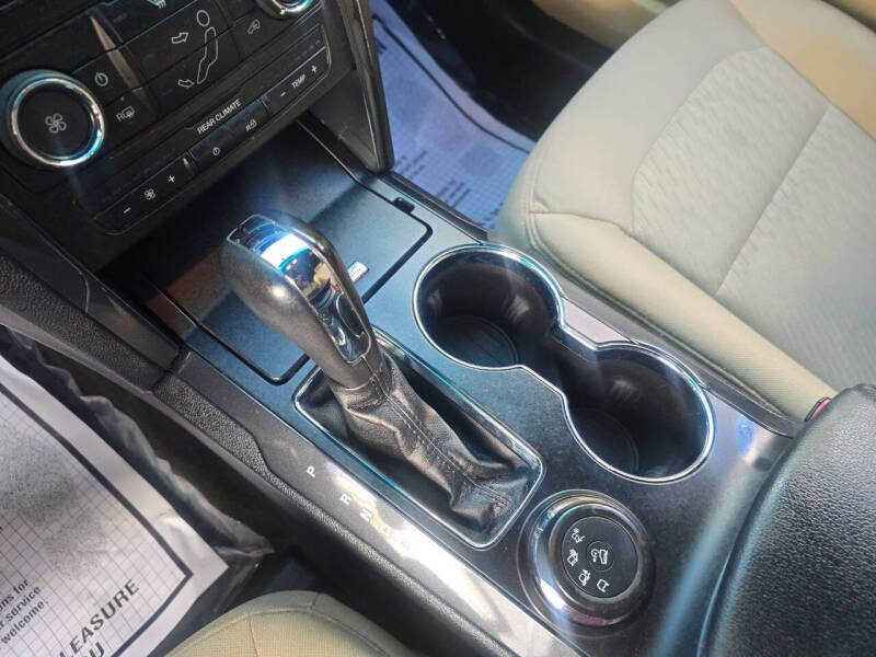 2016 Ford Explorer