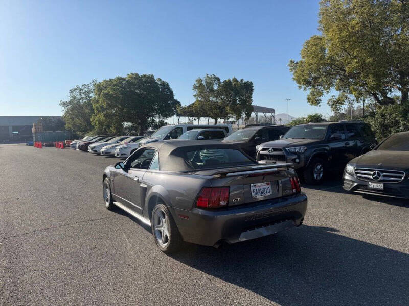 2003 Ford Mustang