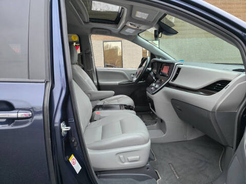 2019 Toyota Sienna XLE 8-Passenger